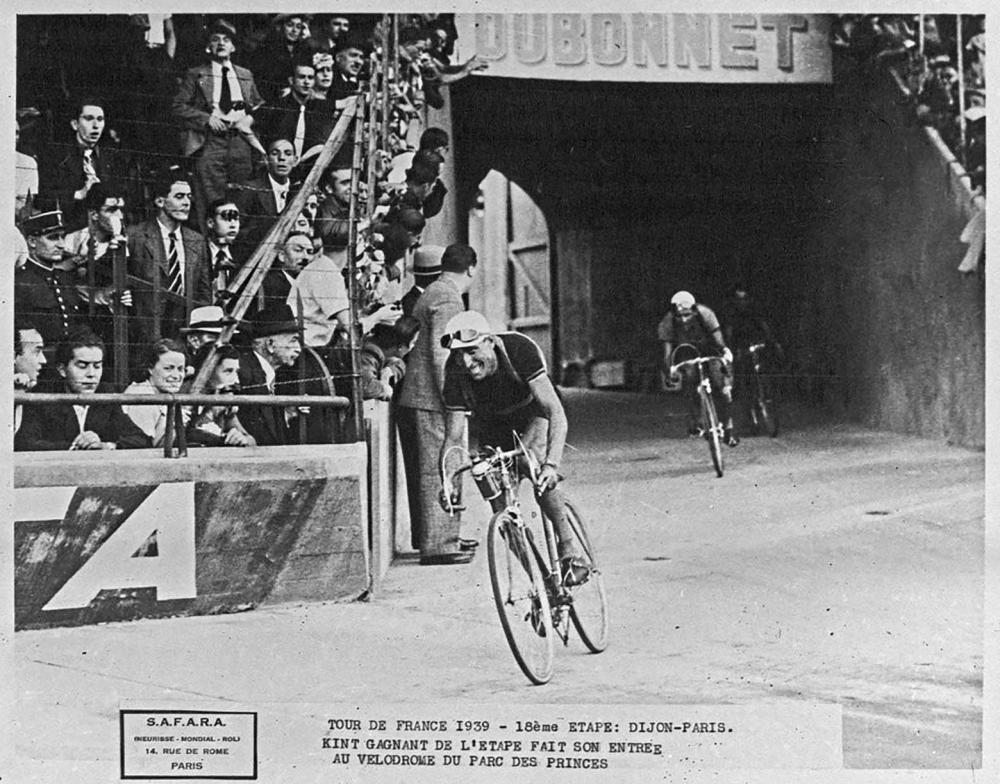 Marcel_Kint_-_1939_Tour_de_France_Paris_main_image.thumb.jpg.ec3861616e8ac89a1be29d17b698d6cc.jpg